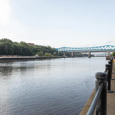 19 Quayside Apartment